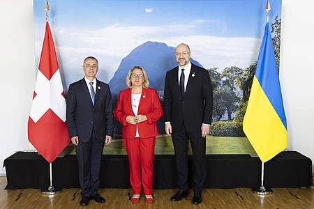 Der Schweizer Bundespräsident Ignazio Cassis (l-r), Bundesentwicklungsministerin Svenja Schulze und der ukrainische Ministerpräsident Denys Schmyhal in Lugano.