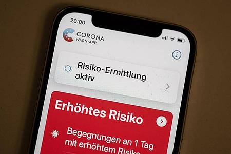 Die Omikron-Welle stellt das Konzept der Corona-Warn-App auf den Prüfstand. Foto: Bernd Weißbrod/dpa