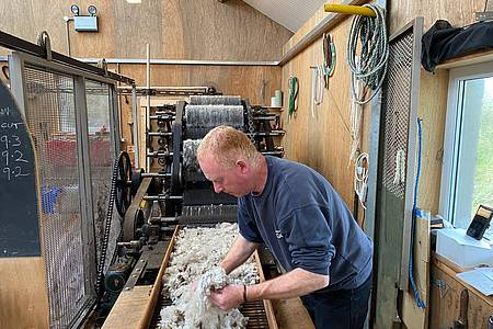 Fabrik Uist Wool: Auch junge Leute finden heute gute Arbeit und Löhne in der Branche.