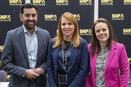 Die Kandidaten für die Führung der Scottish National Party (SNP): Humza Yousaf (l-r), Ash Regan und Kate Forbes.