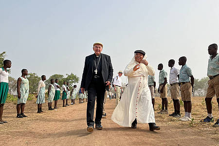 Bischof Genn beim Ghana-Besuch