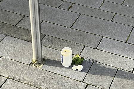 Kerze brennt für verstorbene 21-jährige Frau aus Warendorf